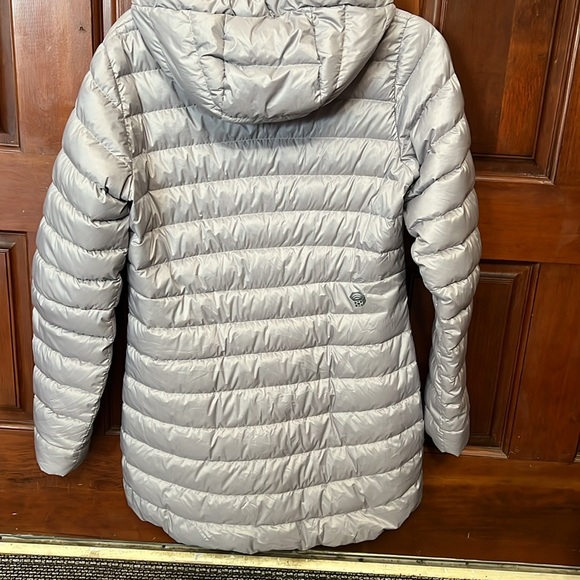 Mountain hardware coat silver grey color. Size SP - Picture 5 of 9